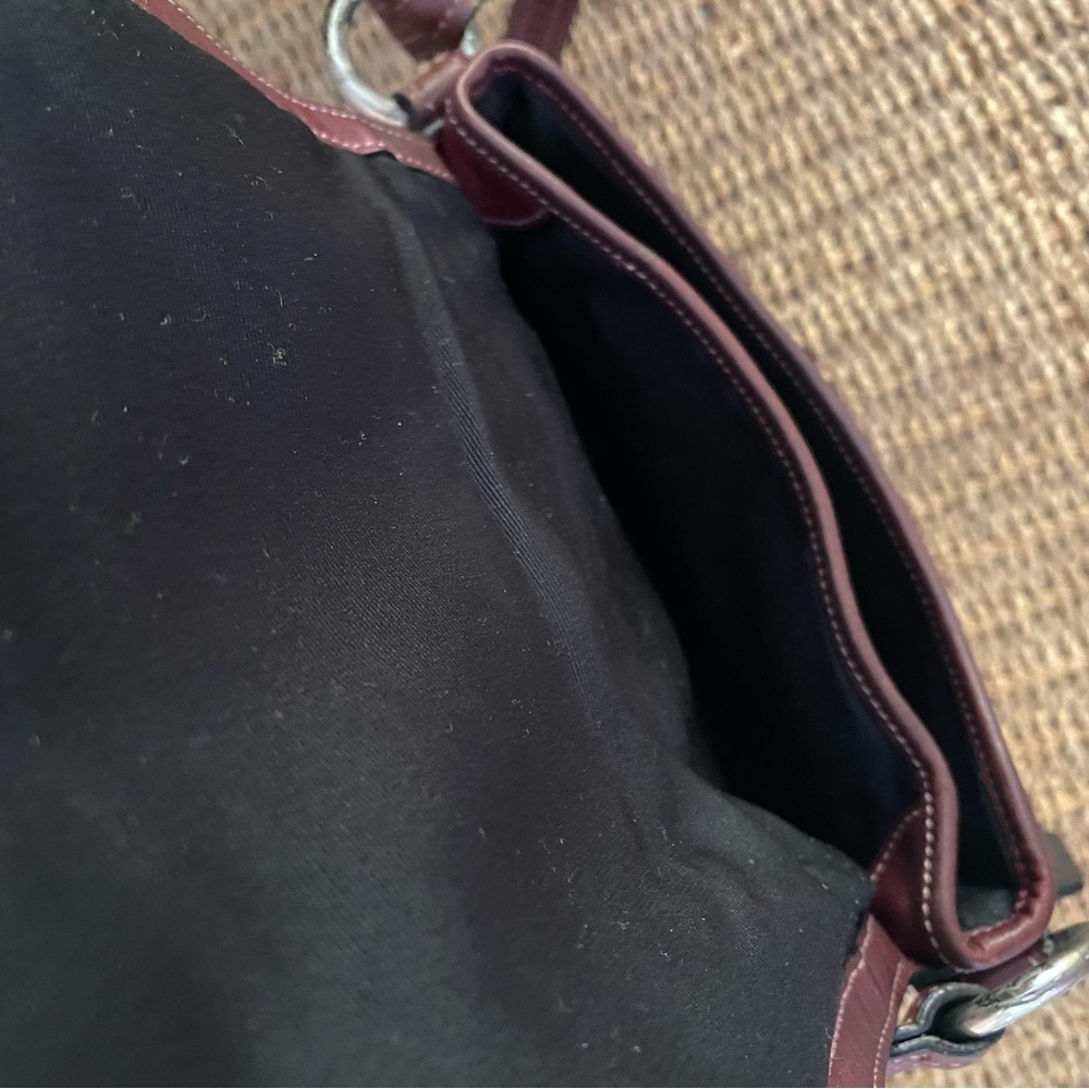 Coach Soho Belted Crossbody / Messenger / Flap Burgundy Leather Bag - Picture 13 of 15